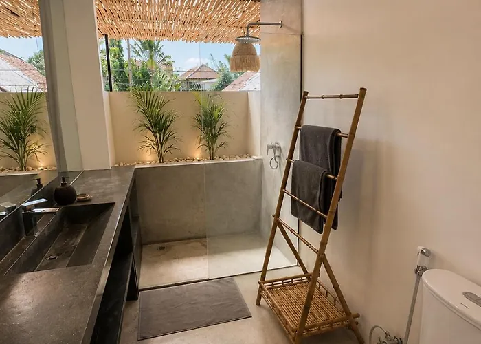 Villa The Hidden Escapes Umalas-spacious 3br With Private Pool & Garden Canggu (Bali)