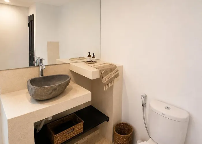 Villa The Hidden Escapes Umalas-spacious 3br With Private Pool & Garden